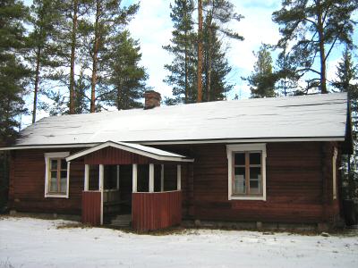 Taattolanmäen rakennusmuseoalueen päärakennus Hietikon pirtti 13.2.2008, valok. Timo Korkeaoja